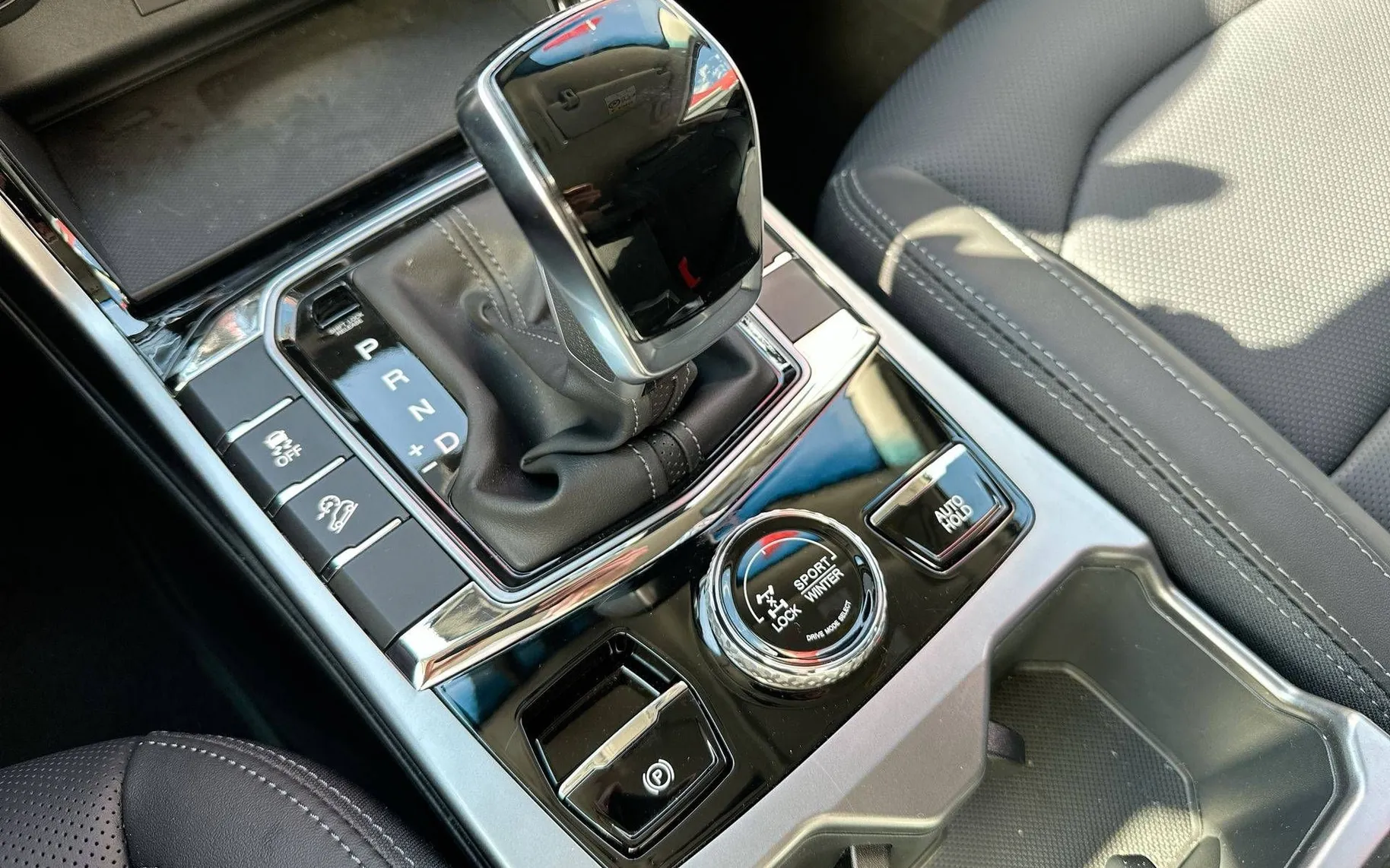 Notranja slika - SsangYong Korando - 1.5 T-GDi Exclusive 4WD AT... - 19