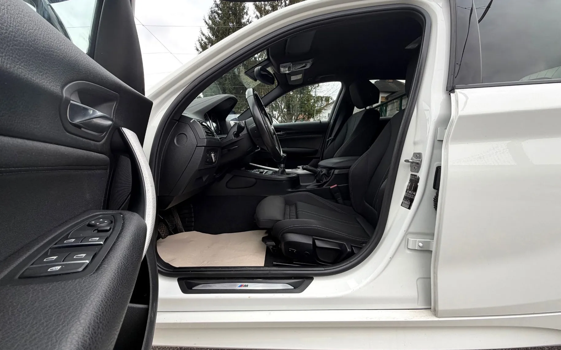 Zunanja slika - BMW Serija 1 - : 118i M Sport Shadow 1.LASTNIK FULL LED NAVI ALU 18 - 16