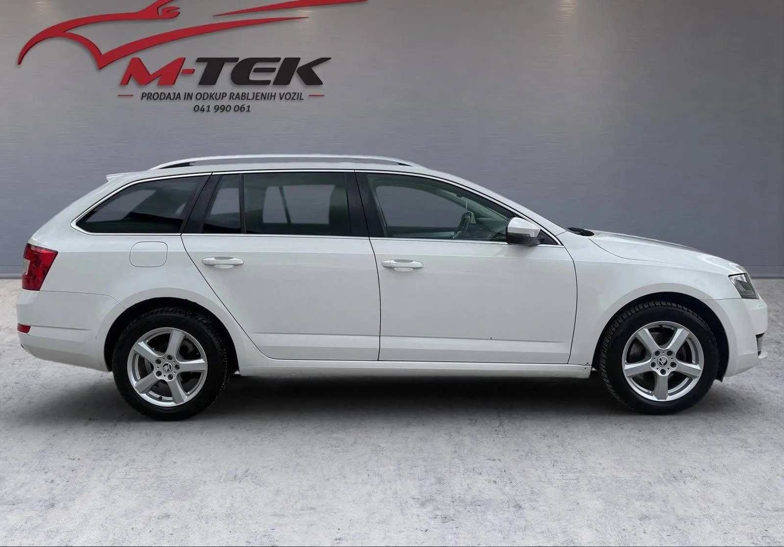 Zunanja slika - Škoda Octavia - Combi 2.0 TDI Elegance - 4