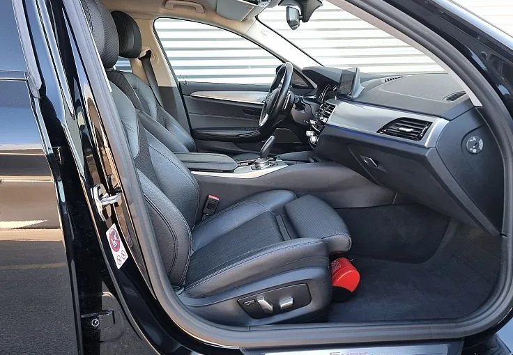 Zunanja slika - BMW Serija 5 - Touring: 520d-AUT-M PAKET ZUNANJI-KAMERA-GR.SED+20 COL - 9