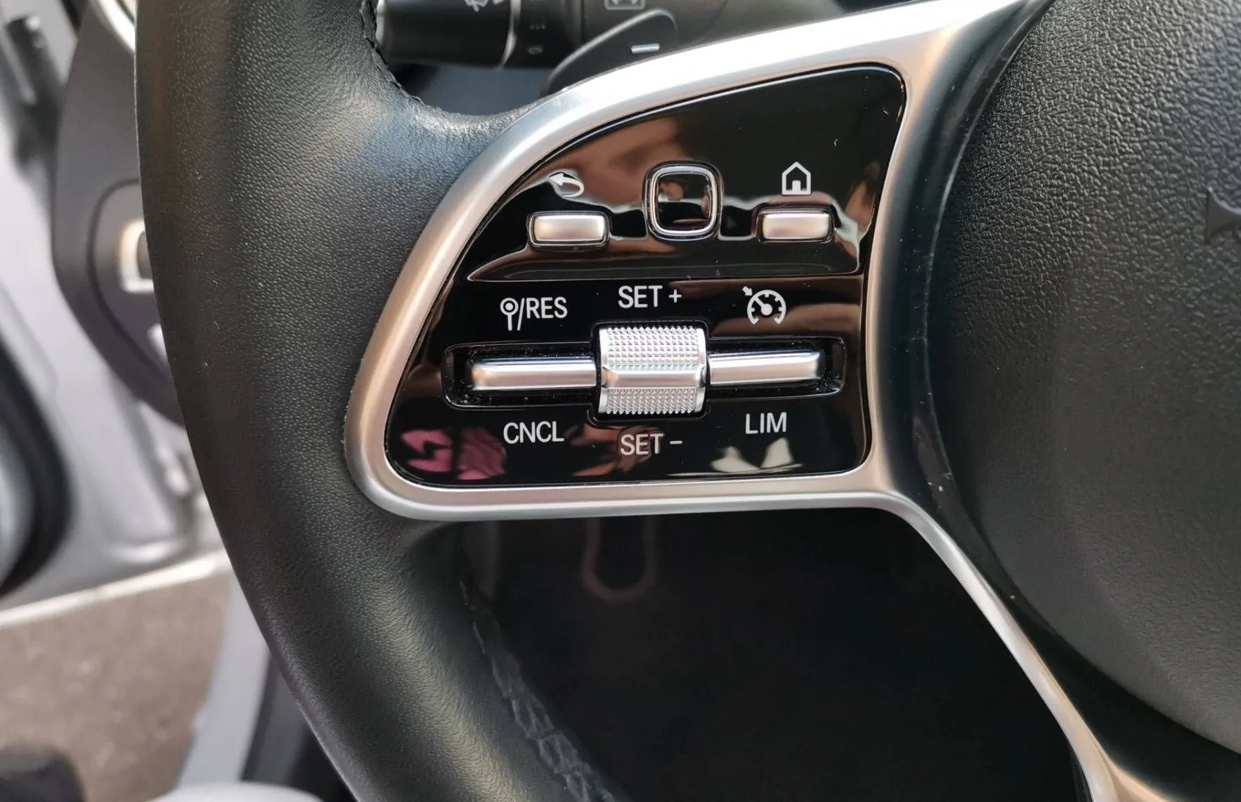 Zunanja slika - Mercedes-Benz C-Razred - 200d AMG LINE 19 COL MULTIBEAM VIRTUAL NAVI KAM - 14