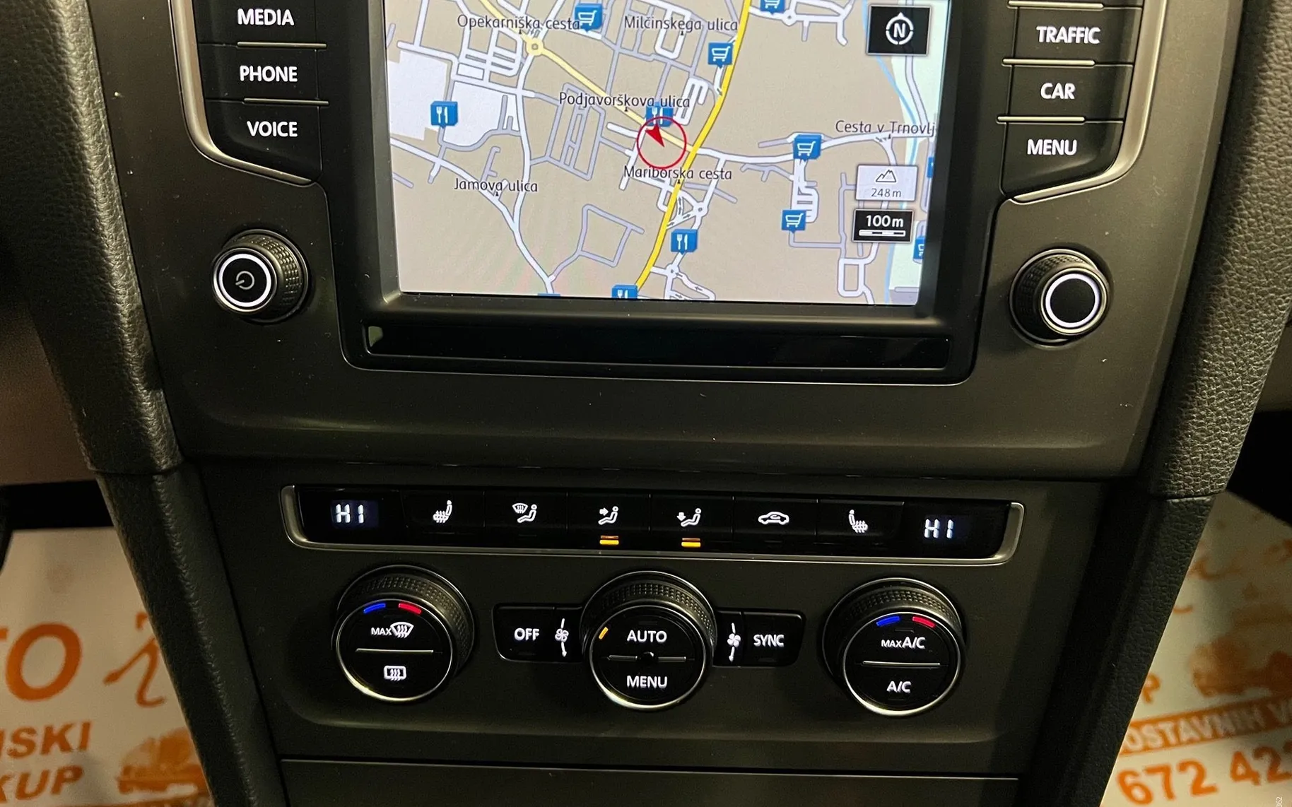 Notranja slika - VW Golf Variant - 1.6 TDI-LOUNGE-BI-XENON-NAVI-GRETJE-SED-SERVI-KNJ- - 12