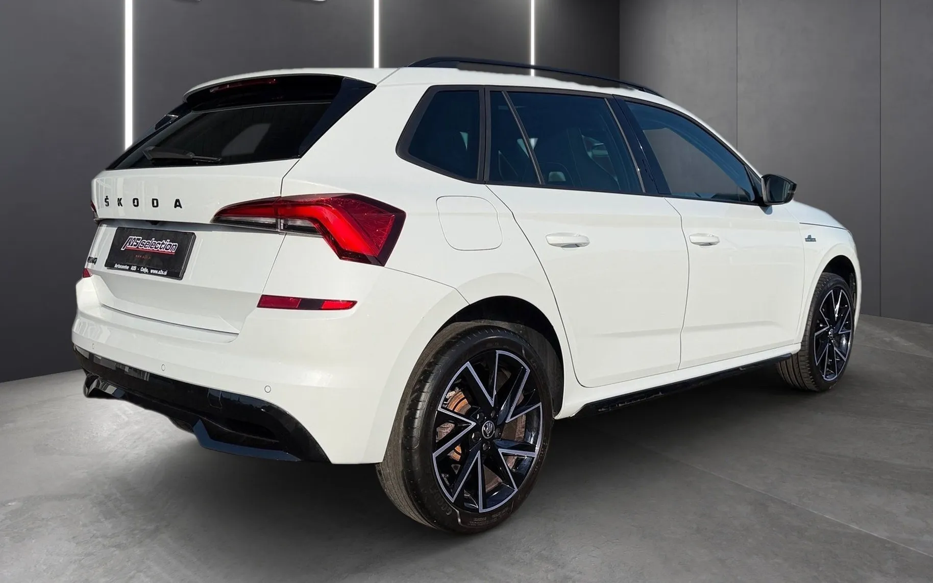 Zunanja slika - Škoda Kamiq - 1.5 TSI Monte Carlo DSG-Panorama-Navi-AppConnect - 3