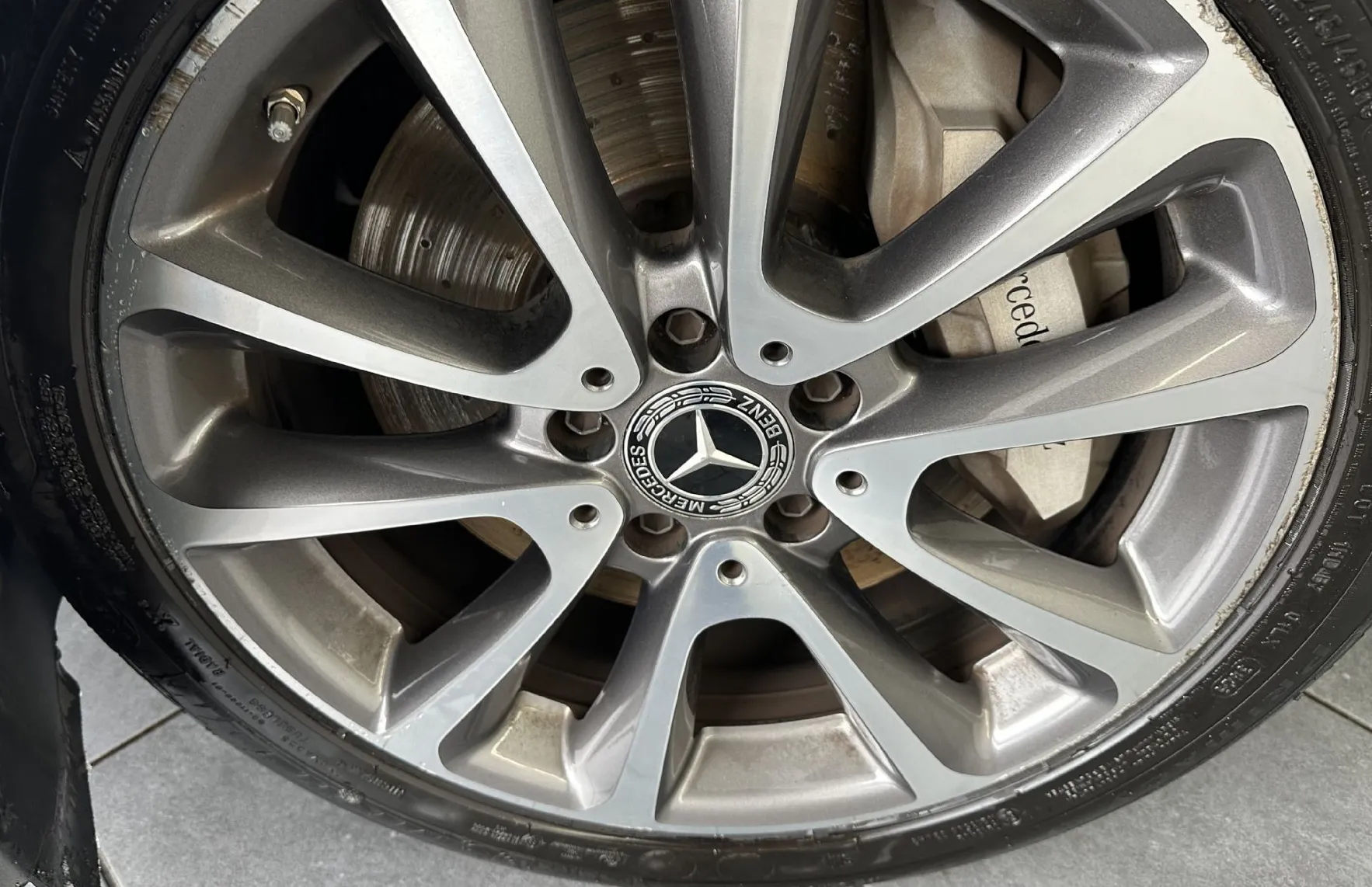 Zunanja slika - Mercedes-Benz E-Razred - E 400 d 4MATIC.KAMERA.USNJE.ACC.ZRAČ.VZMETENJE.LE - 4