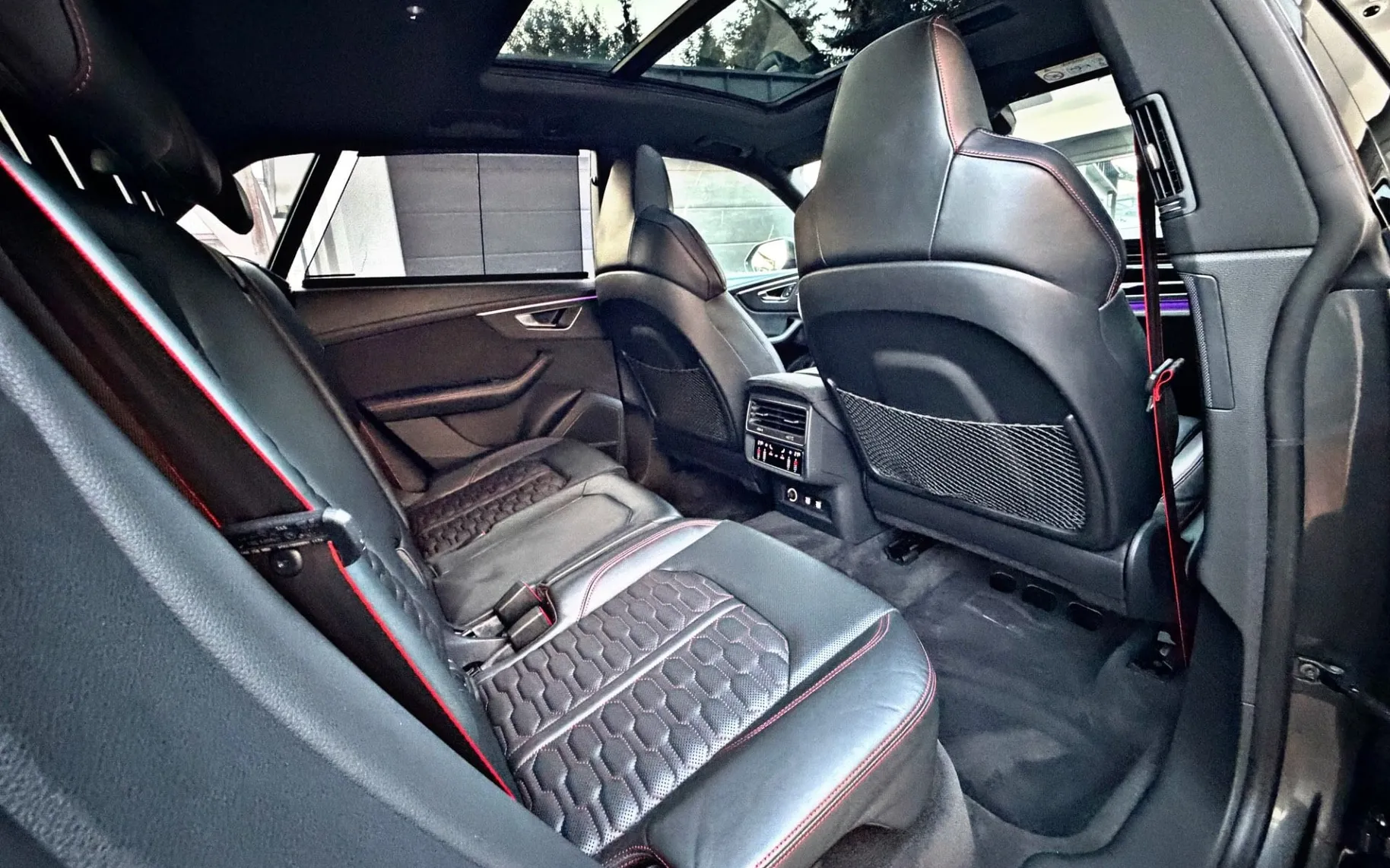 Notranja slika - Audi RS Q8 - QUATTRO•PANO•ACC•CERAMIC•ALU23•HEAD UP•ZRAČNO•SOFT - 11