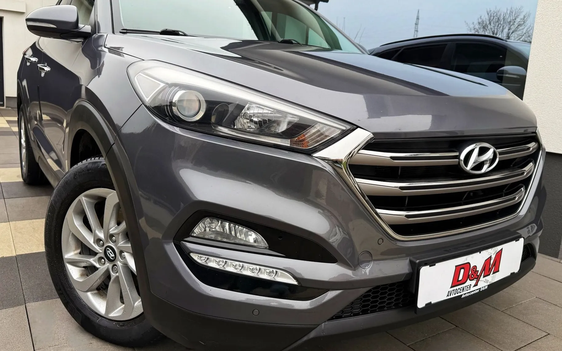 Zunanja slika - Hyundai Tucson - 1.7 CRDI|P4NORAMA|KAMERA|VLEČNA KLJUKA|17COL - 2