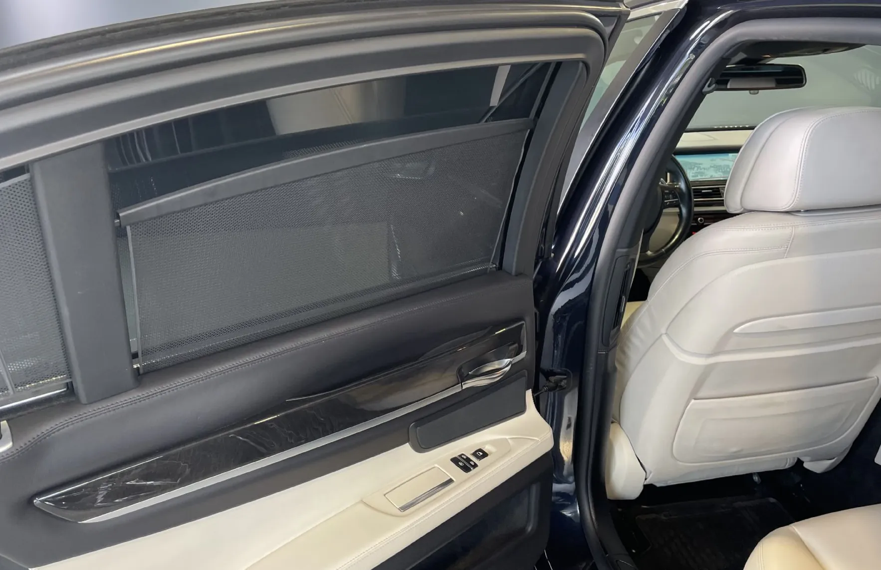 Zunanja slika - BMW Serija 7 - : 750d-xDrive-M OPTIK-NAVIGACIJA-INDIVIDUAL-MEMORY - 18