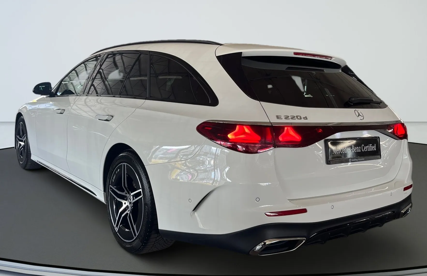 Zunanja slika - Mercedes-Benz E-Razred - E 220 d T AMG Line Avt. - 4