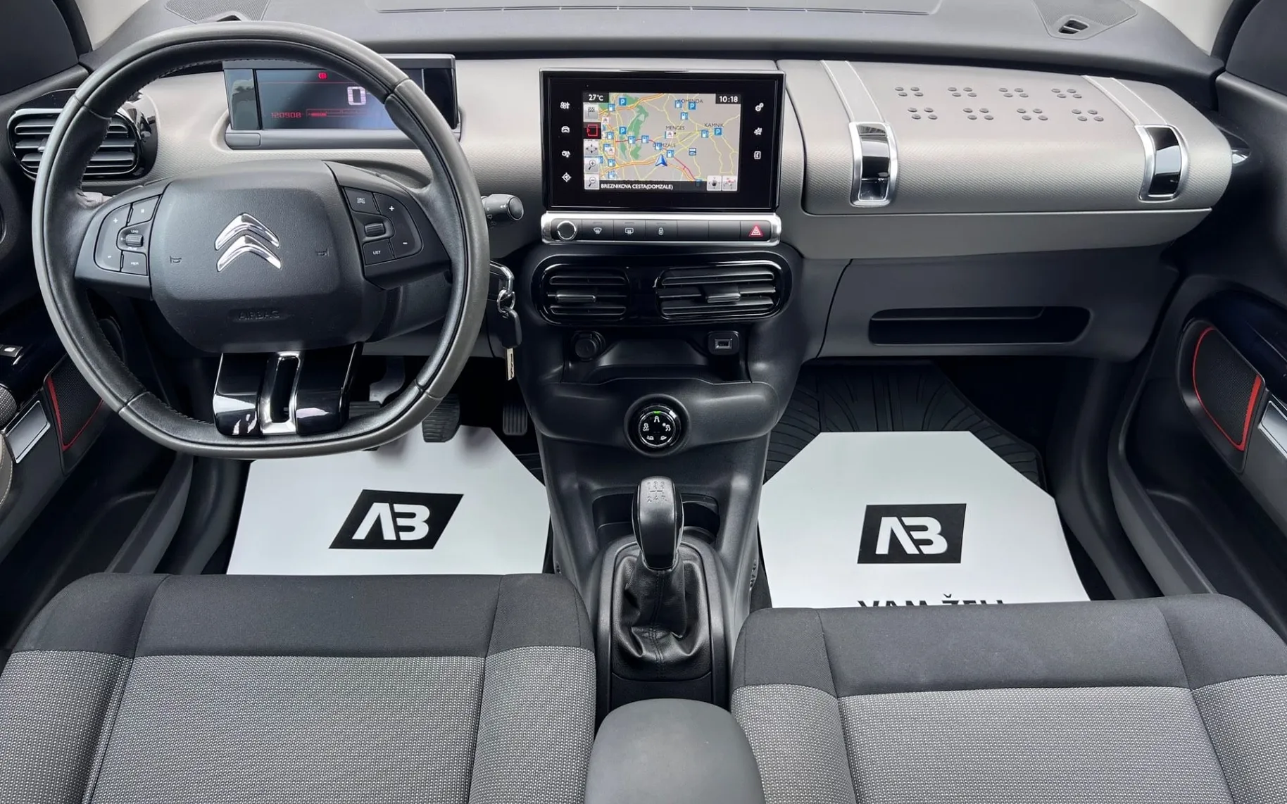 Notranja slika - Citroën C4 Cactus - 1.2 THP PureTech S S Rip Curl - 12