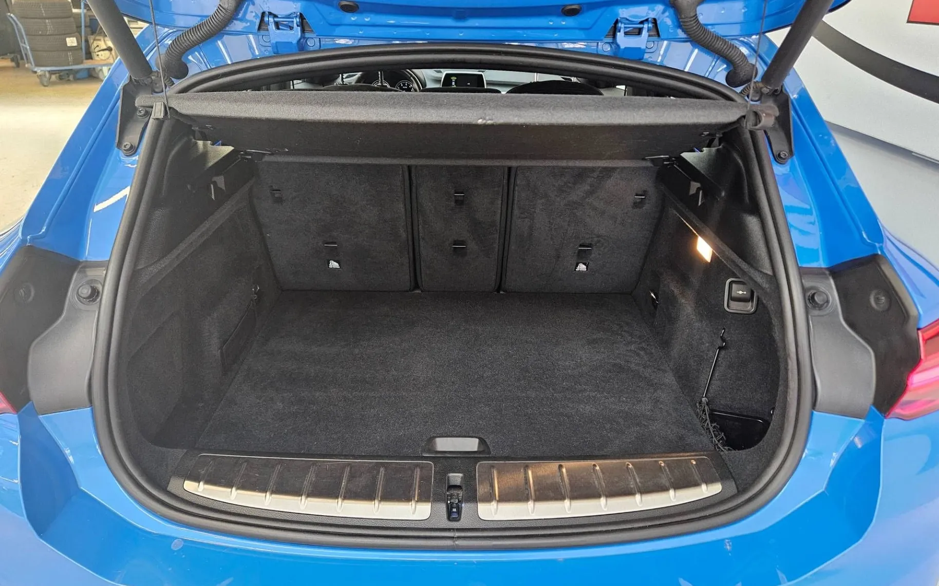 Notranja slika - BMW serija X2: - X2 sDrive18d M Sport... - 11