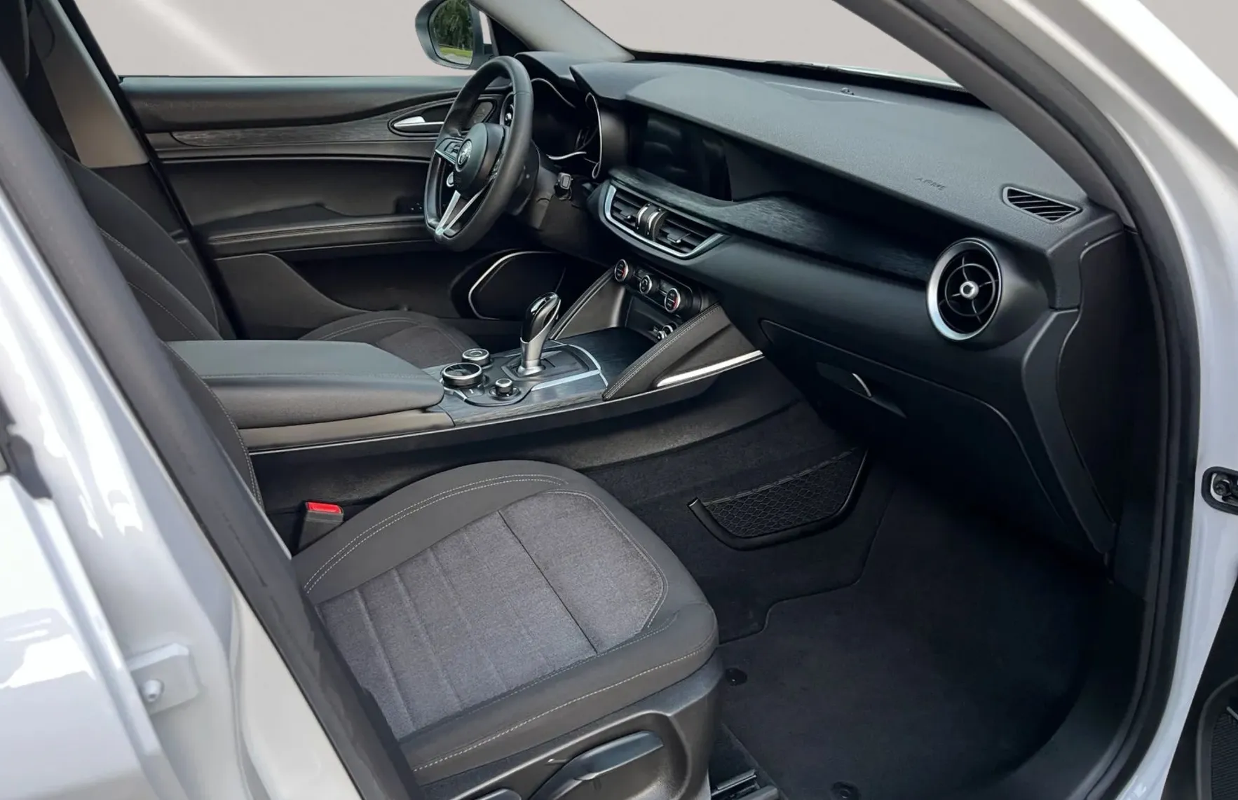 Zunanja slika - Alfa Romeo Stelvio - 2.2D Q4 190KM AVTOMATIK NAVI LED KAMERA 1.lastnik - 10