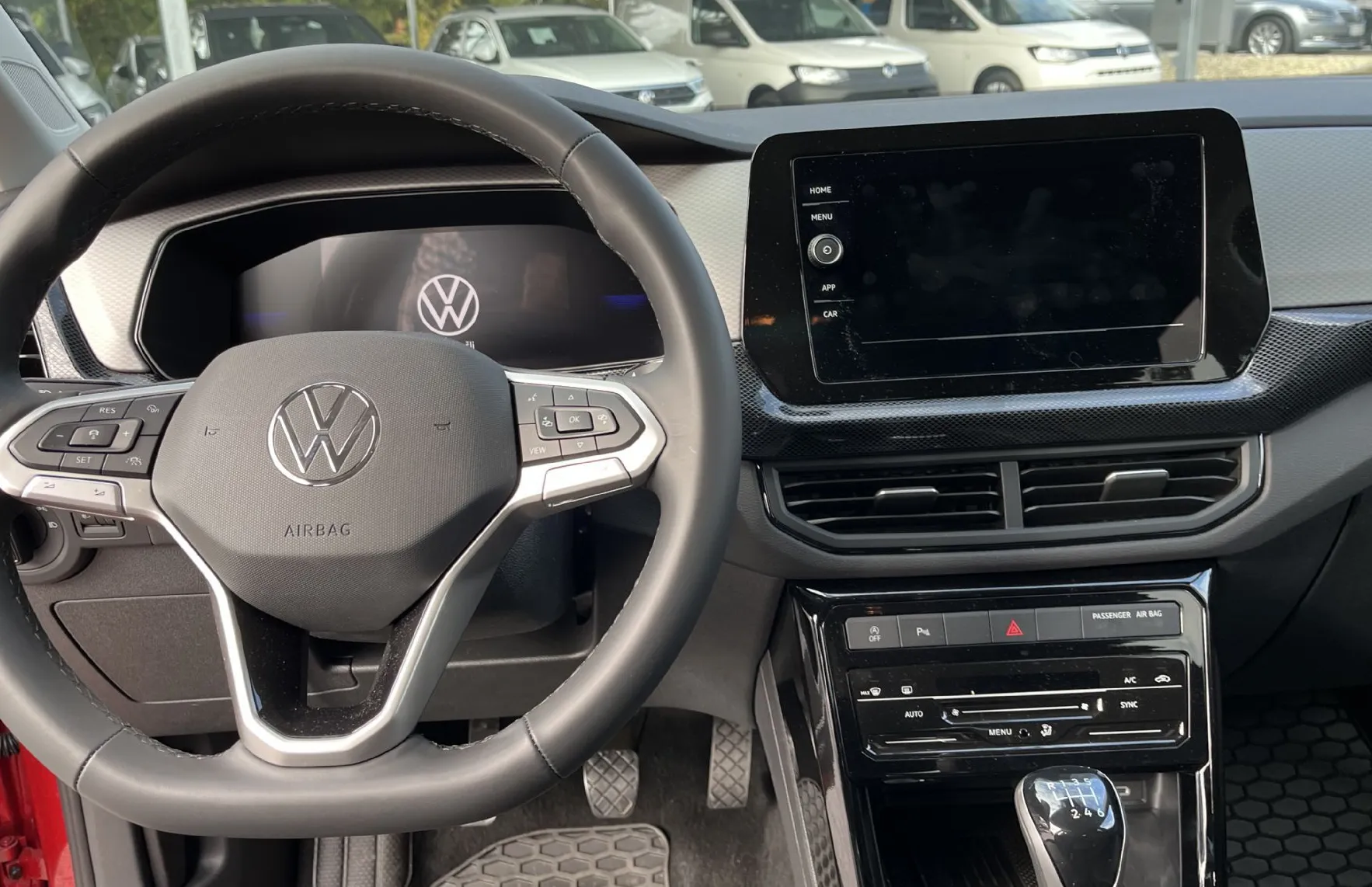 Zunanja slika - Volkswagen T-Cross - 1.0 TSI 4ALL 85  115 - 6