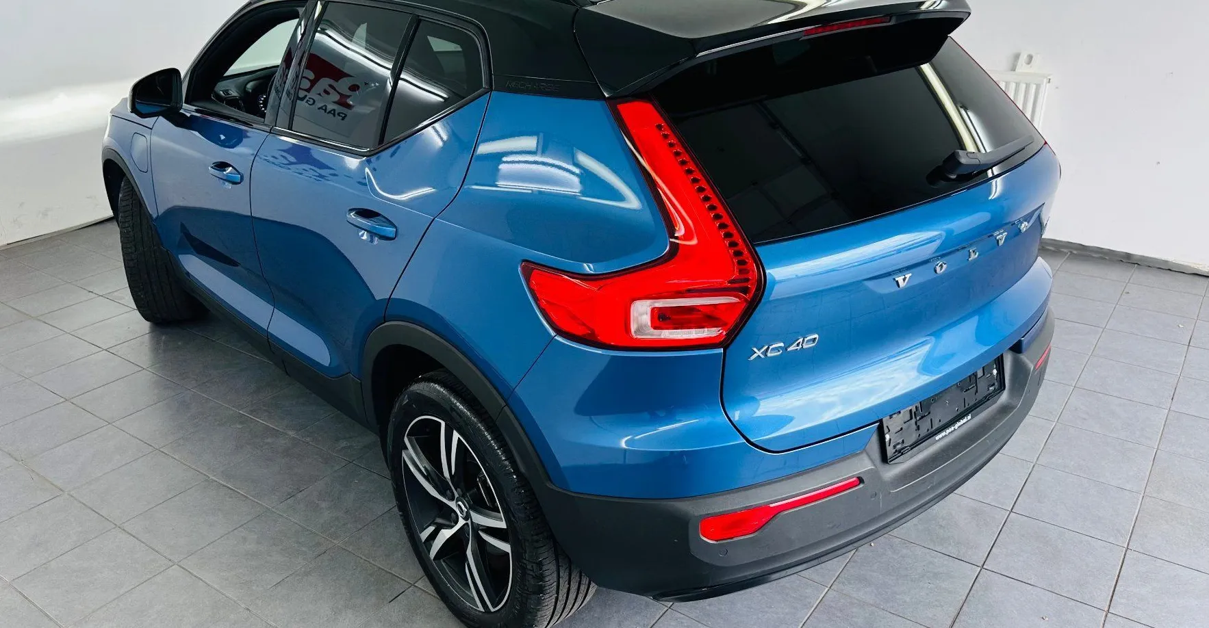 Zunanja slika - Volvo XC40 - T5 Recharge Twin Engine R-Design Avt.KAMERA.LED - 12