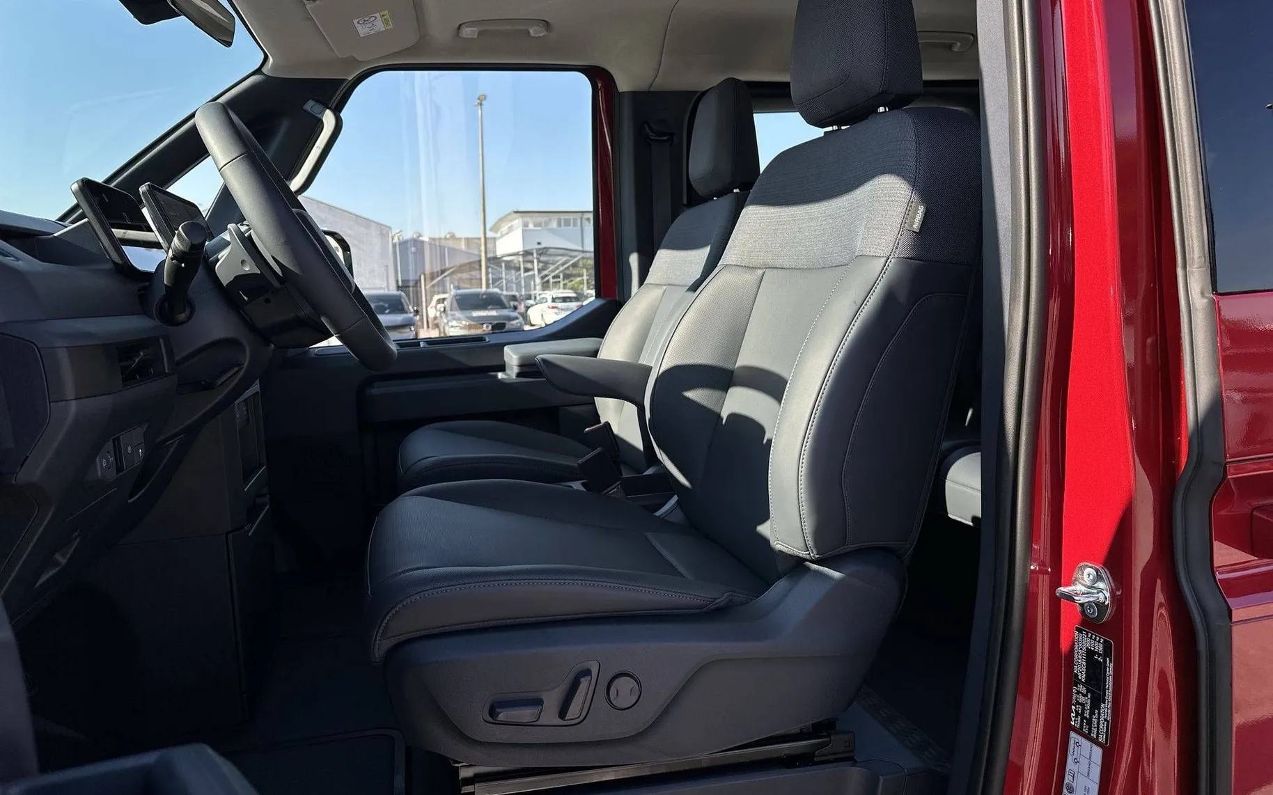 Notranja slika - KIA PV5 - Quantum 71.2 kWh baterija 120 kW 163 KS - 8