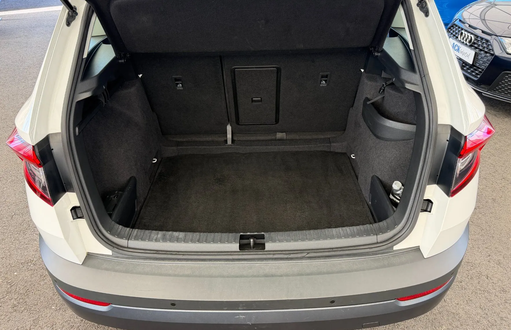 Zunanja slika - Škoda Karoq - Ambition 2.0 TDI DSG 4X4 SLO 1.Lastnik - 12