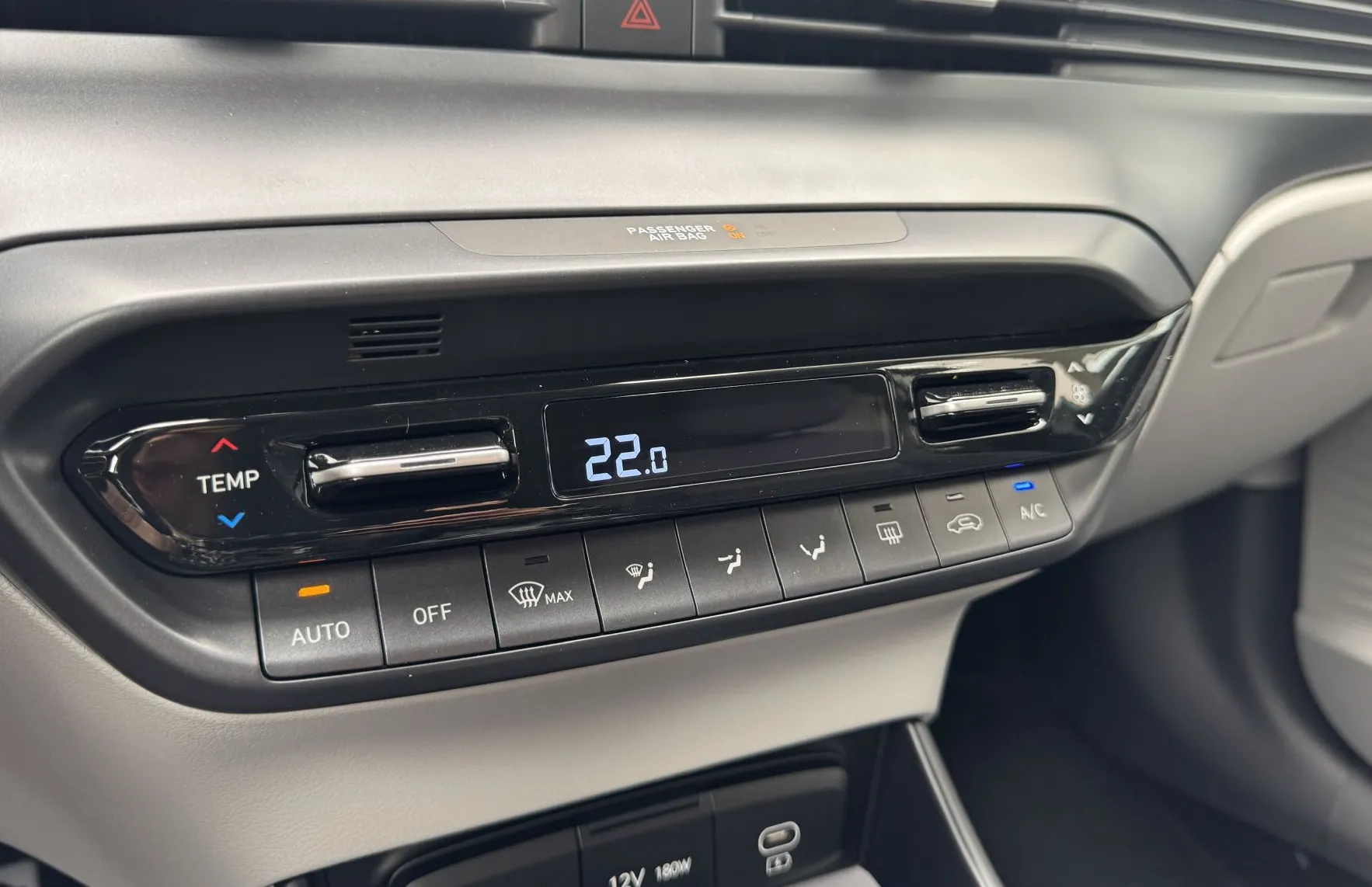 Zunanja slika - Hyundai Bayon - 1.0 T-GDI 90 STYLE.ALU 17.WINTER .RG - 12