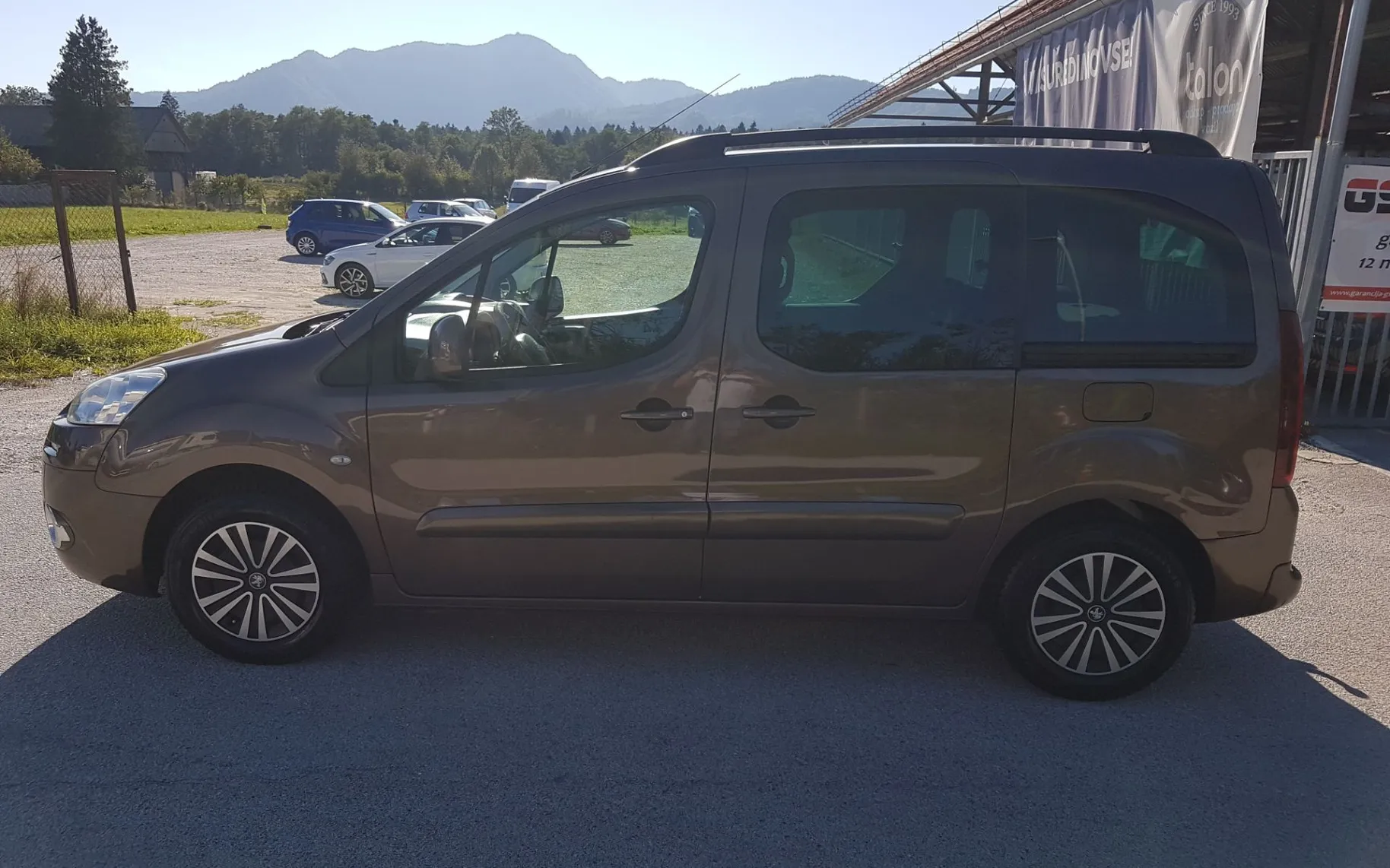 Zunanja slika - Peugeot Partner Tepee - Partner 1.6 e-HDi Active - OPR. VELIKI SERVIS - 4