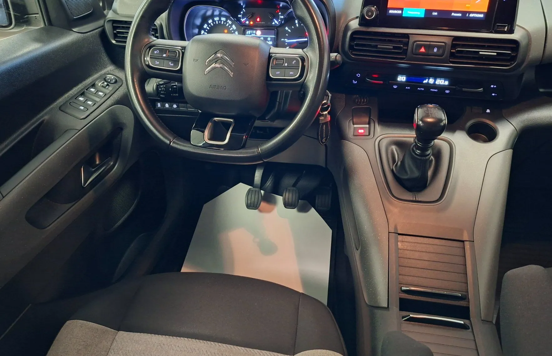 Zunanja slika - Citroën Berlingo - 1.5 BlueHDi 130 S S XL-1.LASTNIK-SLO-ODLIČEN - 9
