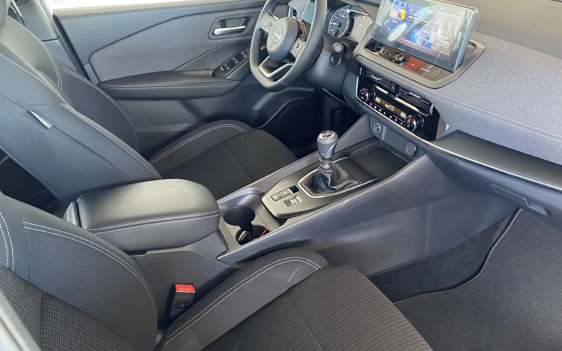 Zunanja slika - Nissan Qashqai - 1.3 DIG-T 140 ACENTA - 18
