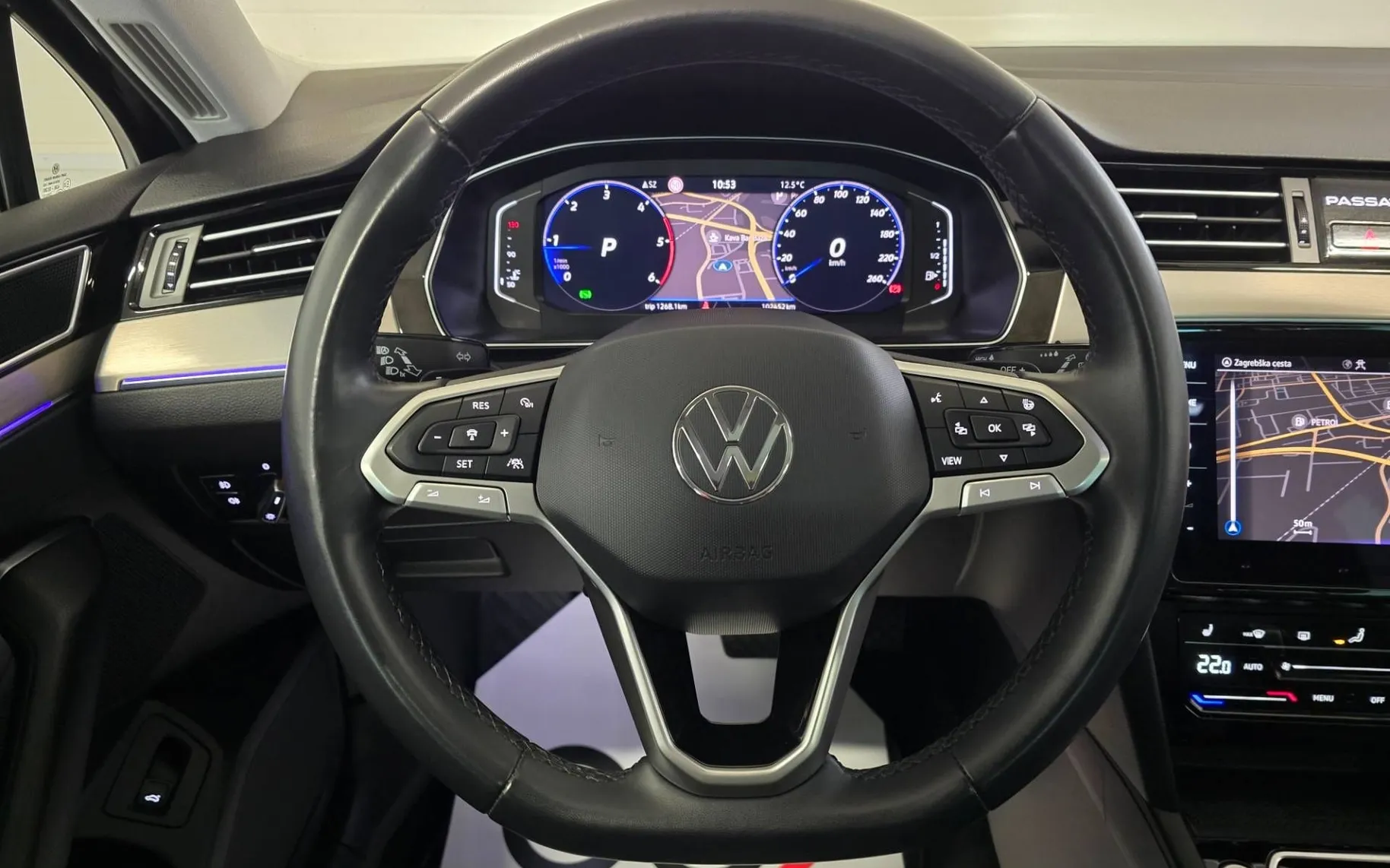 Notranja slika - Volkswagen Passat Variant - 2.0 TDI Elegance DSG- Matrix.360kam.pano.HUD.ALU18 - 13