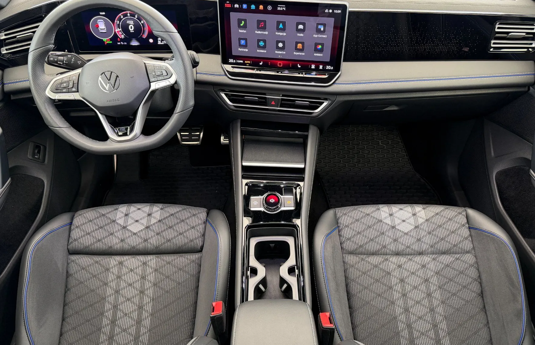 Zunanja slika - Volkswagen Tiguan - 4JOY 1.5eTSI DSG SLO 1.Lastnik BLACK STYLE-PANO - 5