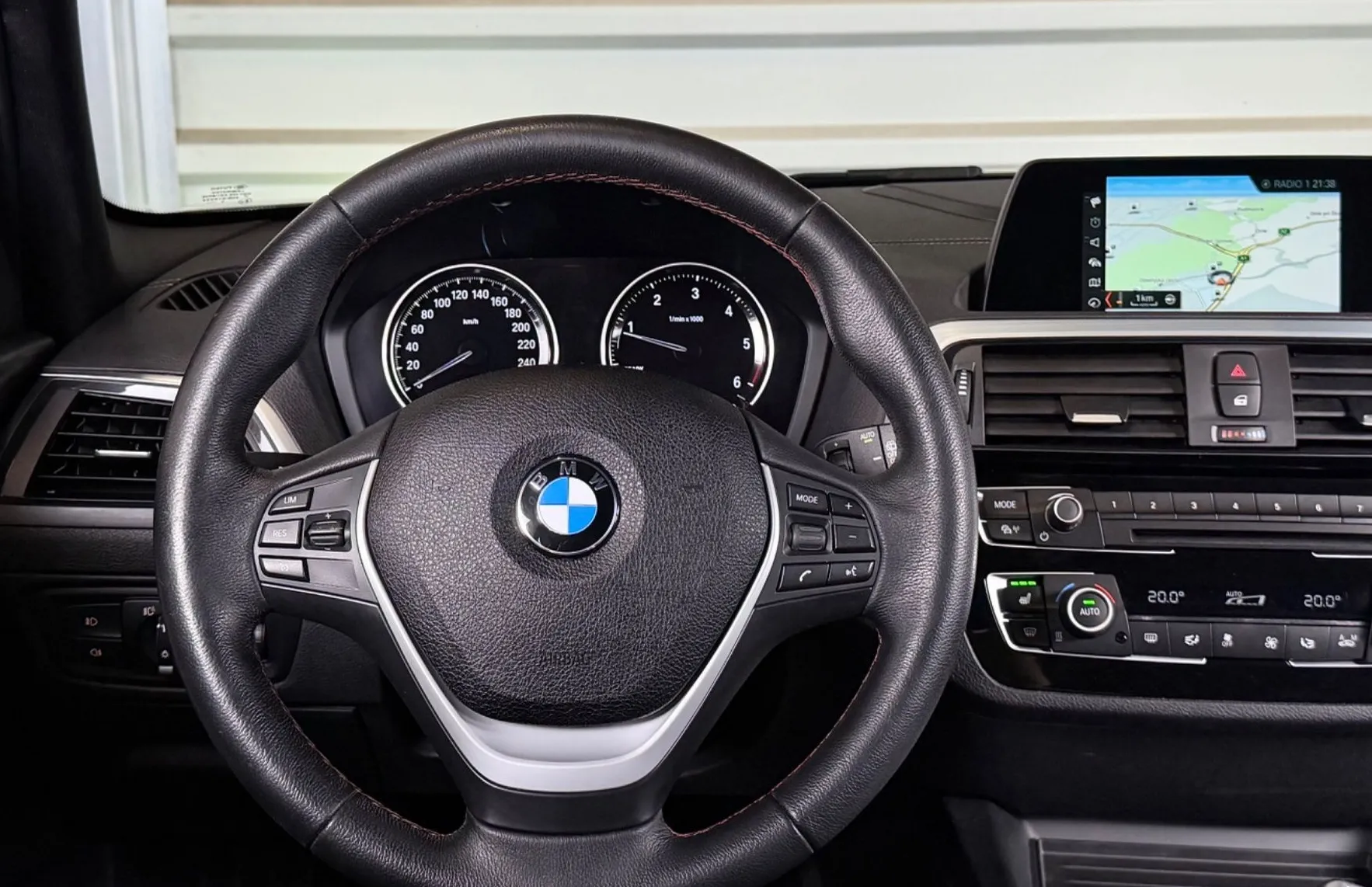 Zunanja slika - BMW Serija 1 - : 118d Sport Line - FULL LED - NAVI - TEMP - PDC ... - 9