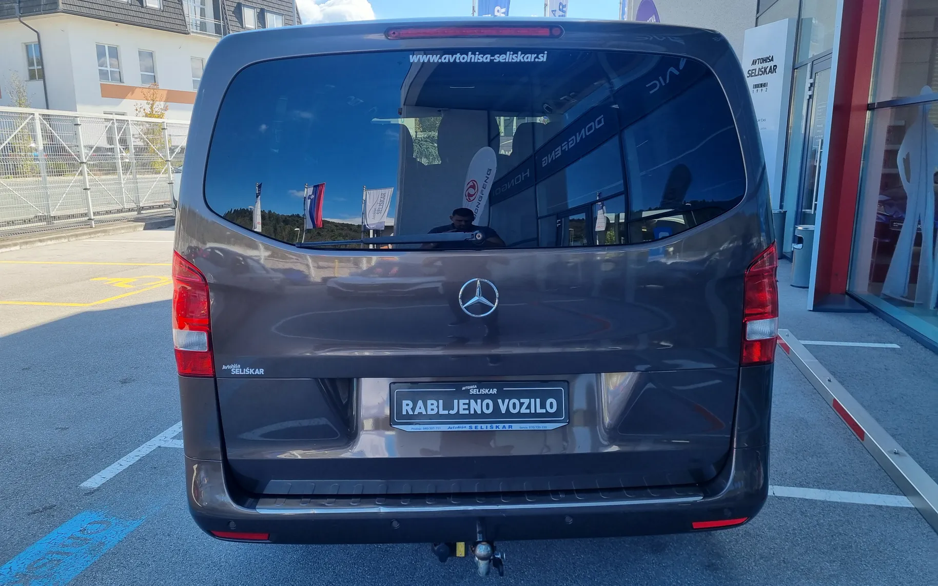 Zunanja slika - Mercedes-Benz Vito - Tourer 114 CDI - 8 SEDEŽEV + KLJUKA + SLOVENSKI - 9