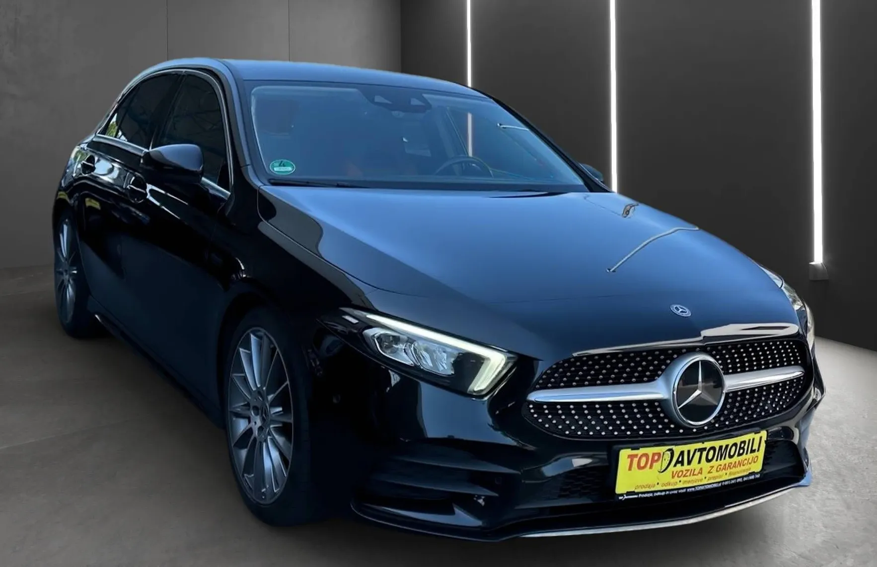 Zunanja slika - Mercedes-Benz A-Razred - A220 4MATIC AMG LINE FUL LED NAVI ACC KAMERA USNJE - 11