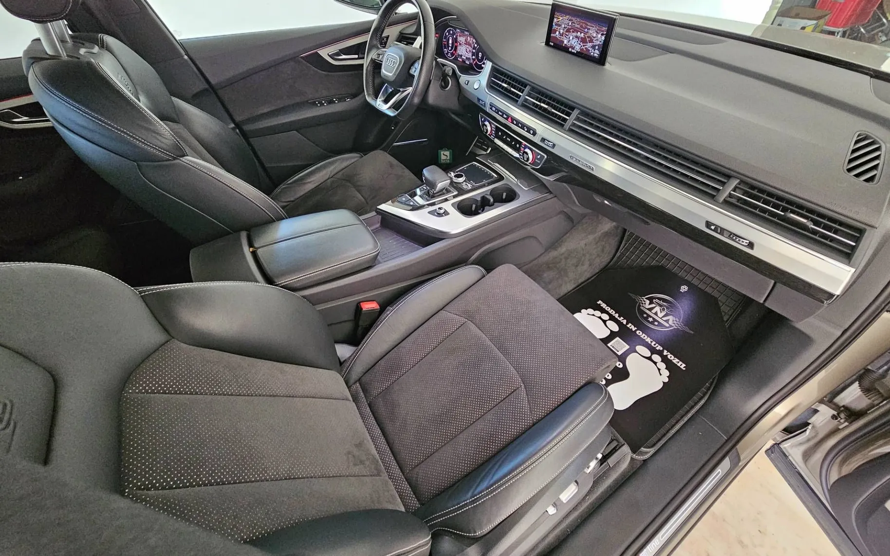 Notranja slika - Audi Q7 - quattro 3.0 TDI S-LINE |VIRTUAL|360KAM|BOSE|ZRAK| - 9