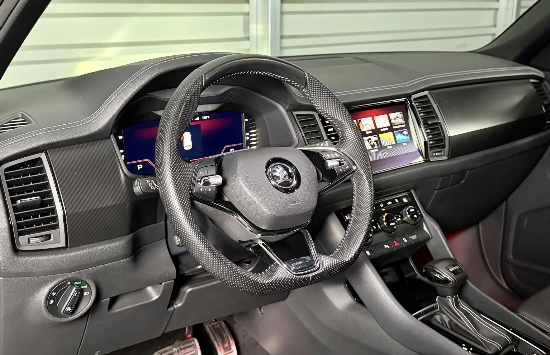 Zunanja slika - Škoda Kodiaq - 2.0 TDI SPORTLINE DSG - PANO - HLAJ GRET SED. - 7