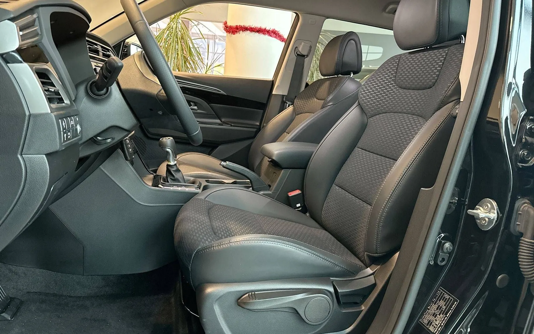 Notranja slika - SsangYong Korando - 1.5 T-GDi Style 2WD MT... - 9