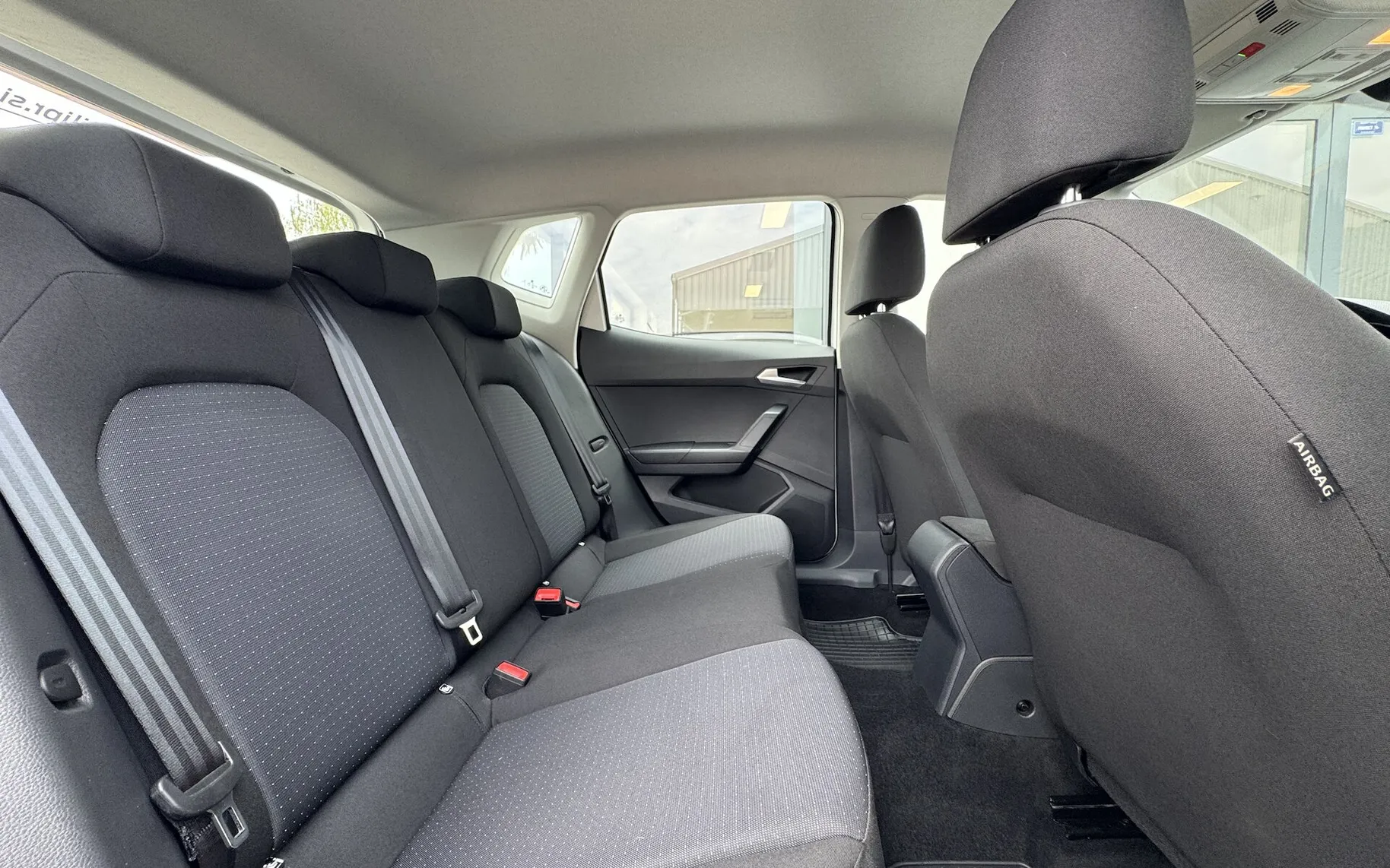 Zunanja slika - Seat Arona - 1.0 TSI 115KM HOLA SLO poreklo 1.LASTNIK ODLIČNA - 11
