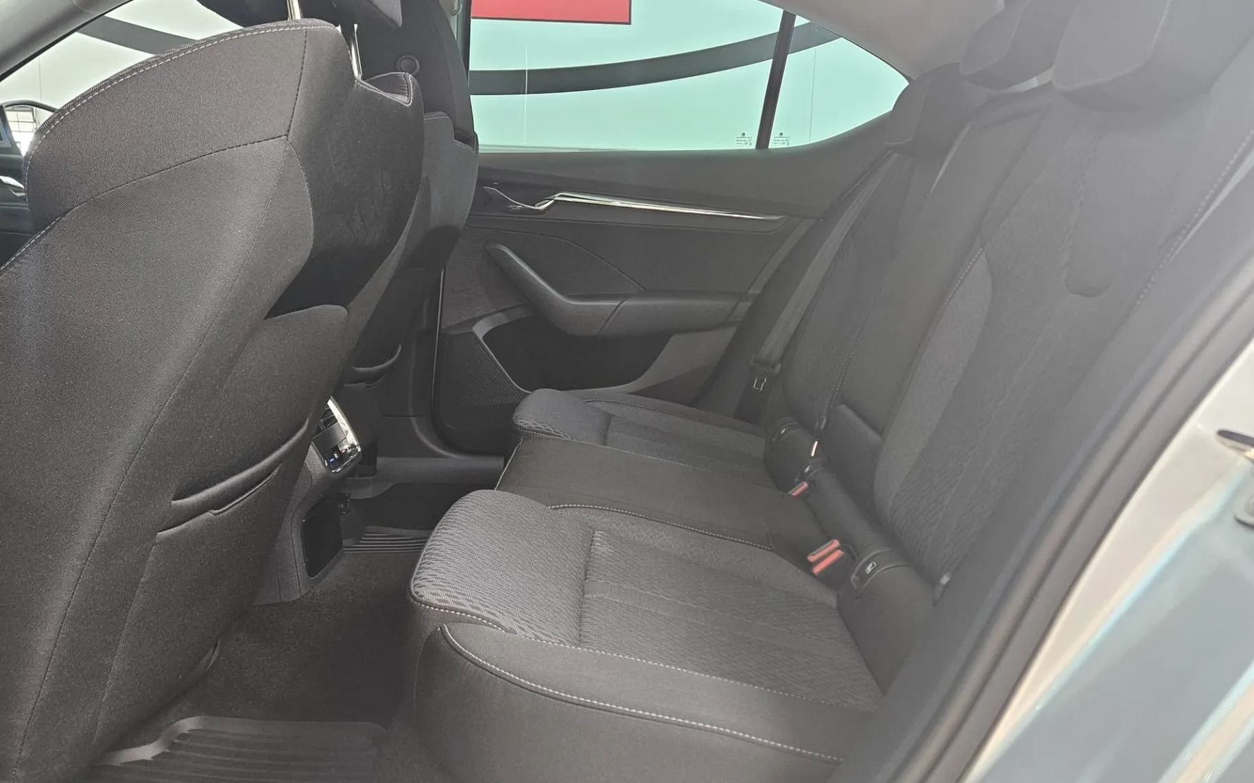 Notranja slika - Škoda Octavia - 2.0 TDI STYLE DSG... - 9