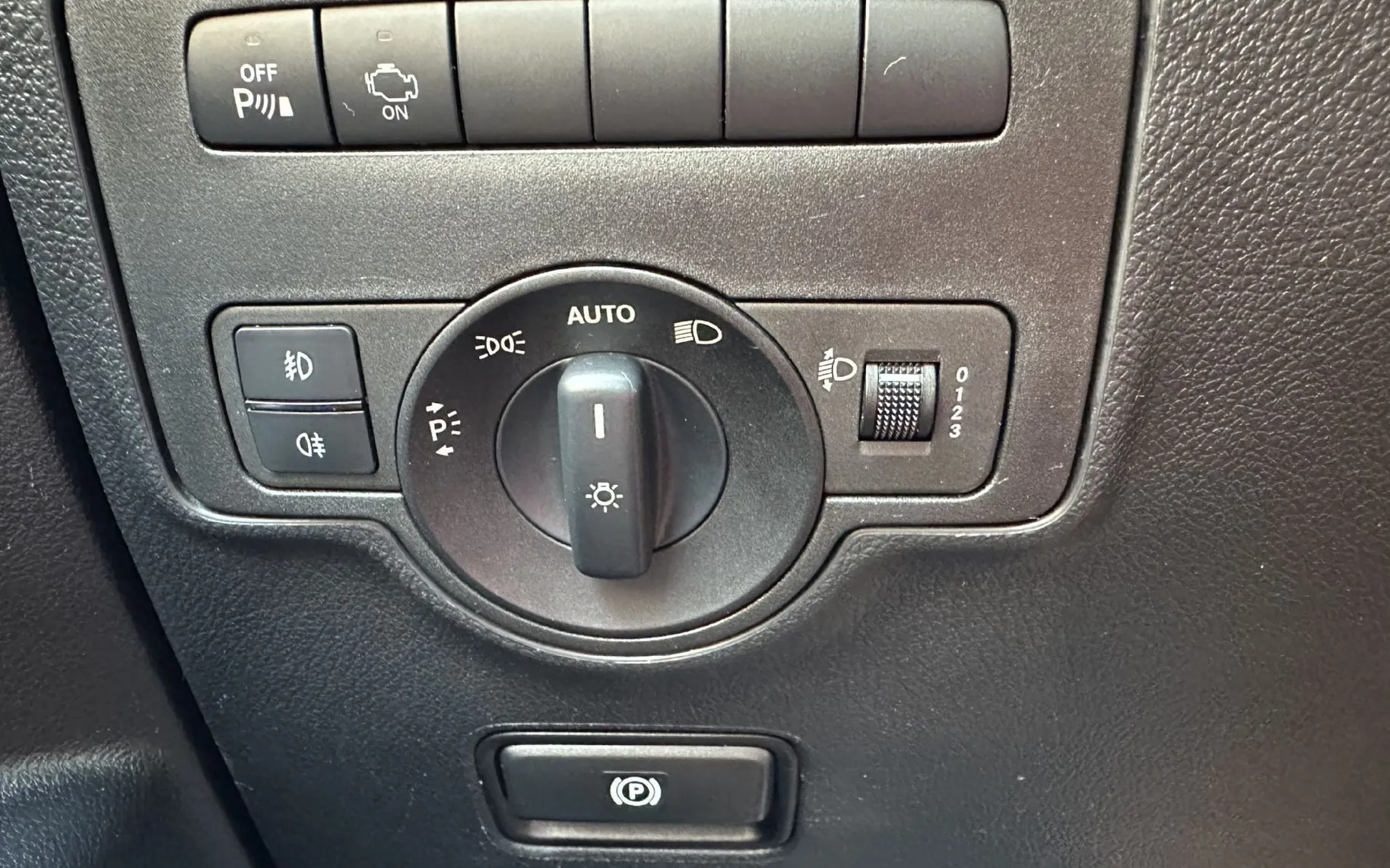 Zunanja slika - Mercedes-Benz Vito - 4x4-LANG-WEBASTO-2xPDC-NAVI-GRET.SEDEŽEV-7+1-VK... - 17