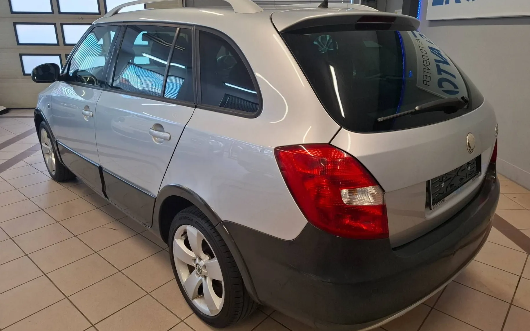 Zunanja slika - Škoda Fabia - Combi 1.6 Scout KREDIT BREZ POLOGA-KOT NOVA - 3
