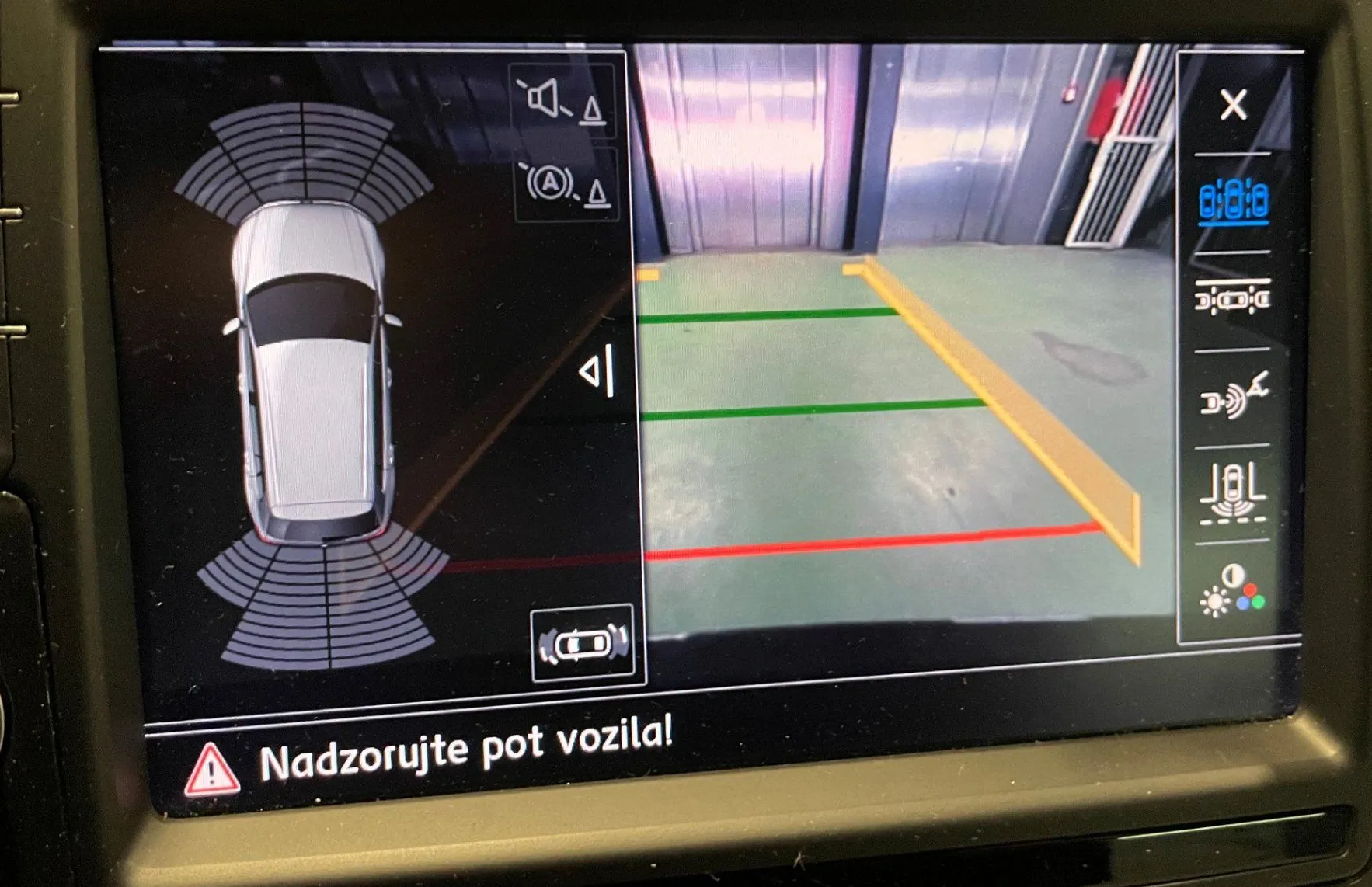 Zunanja slika - Volkswagen Tiguan - R-LINE 2.0 TDI BMT 176 KW DSG NAVI.2XPDC.KAMERA - 14