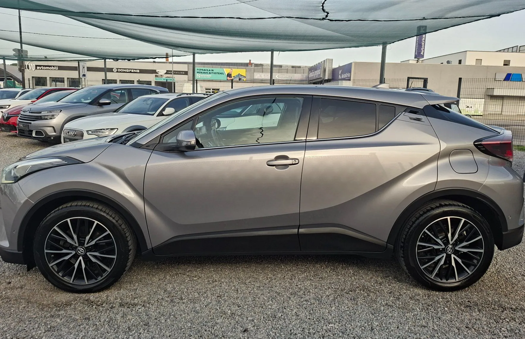 Zunanja slika - Toyota C-HR - AWD 1.2 4X4-NAVI-KAMERA-ACC-LINE ASS-VELIK SERVIS - 4