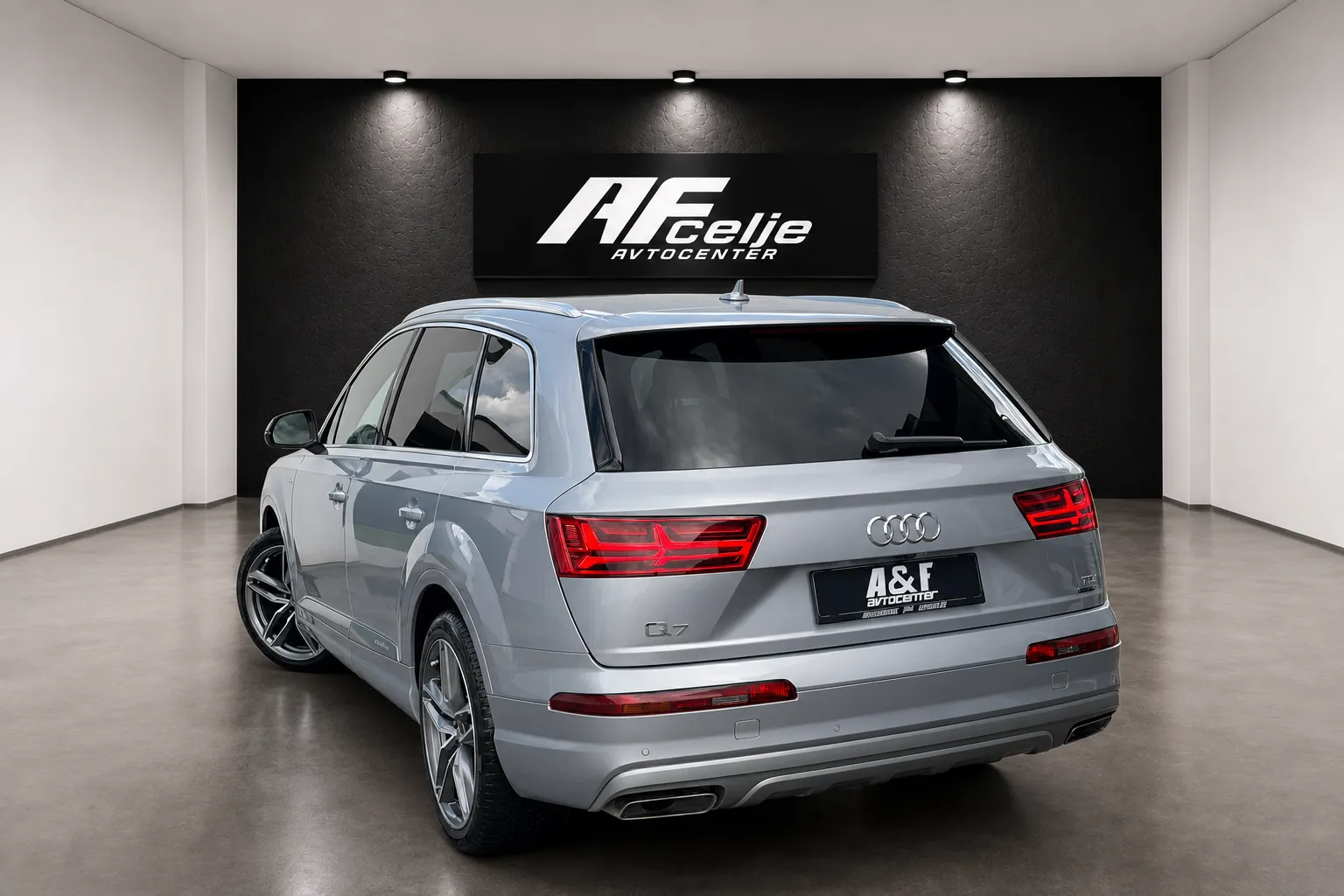 Notranja slika - Audi Q7 - 3.0 TDI-Q-3X S LINE-MATRIX-ZRAČNO-LIZING ZA TUJC - 7