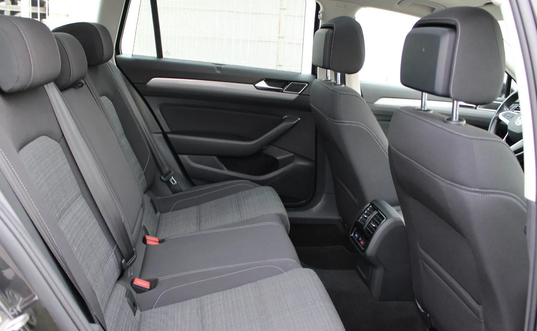 Zunanja slika - Volkswagen Passat - Variant 2.0 TDI BMT SCR Business - 14