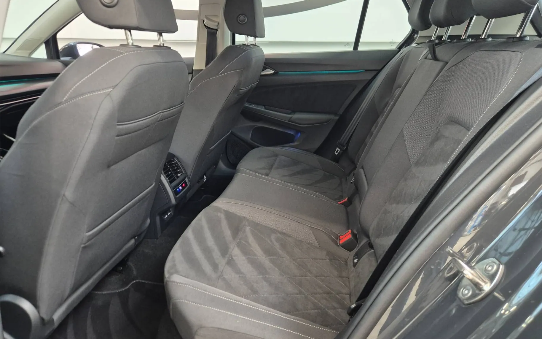 Notranja slika - Volkswagen Golf - 2.0 TSI DSG - 7