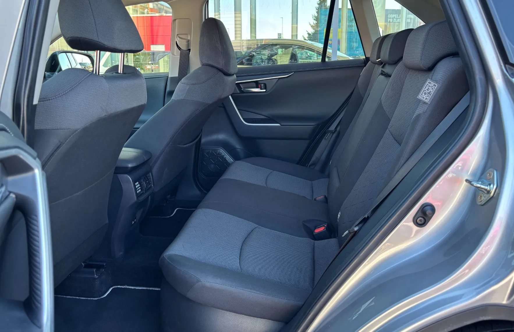 Zunanja slika - Toyota RAV4 - Hybrid AWD 2.5 Elegant Tech - 11