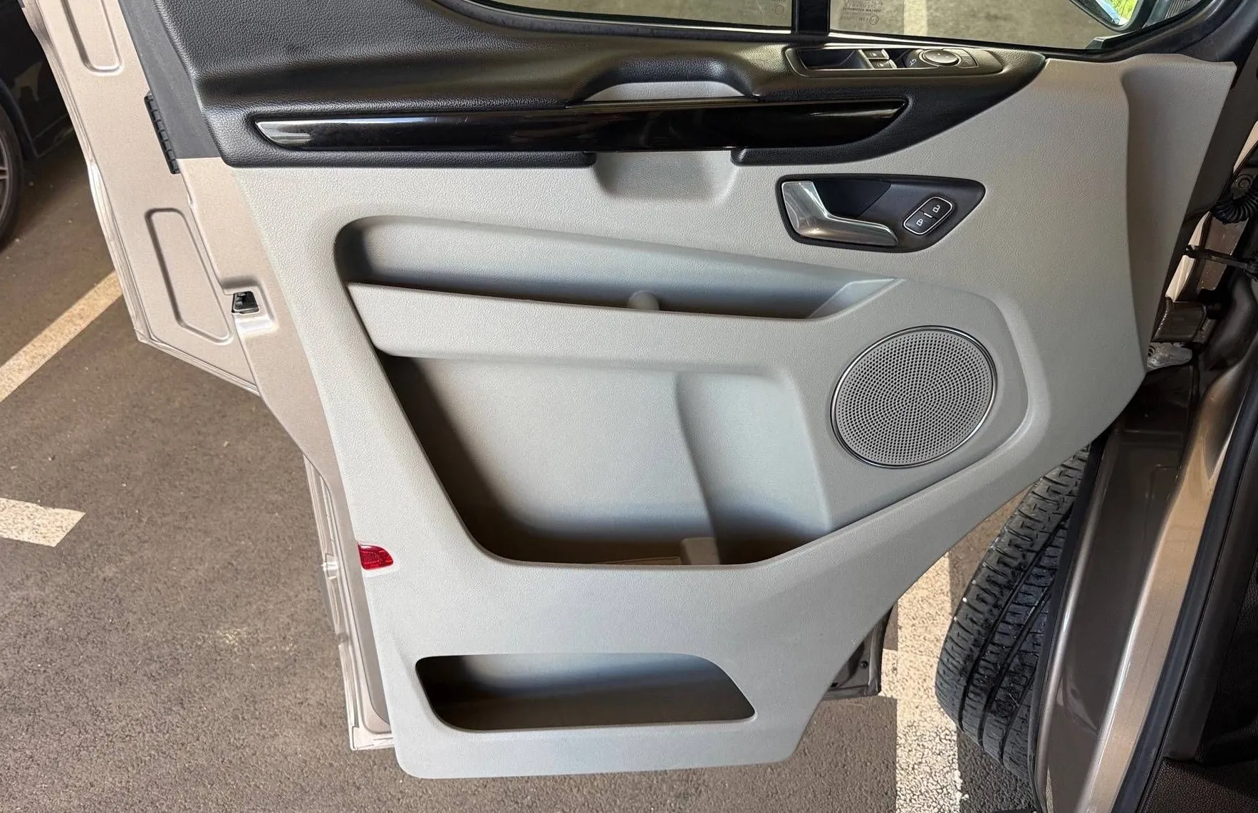 Zunanja slika - Ford Tourneo - Custom 2.0 TDCI L2 H1 FUL LED NAVI TEMP PDC GR.SEDEŽEV - 12