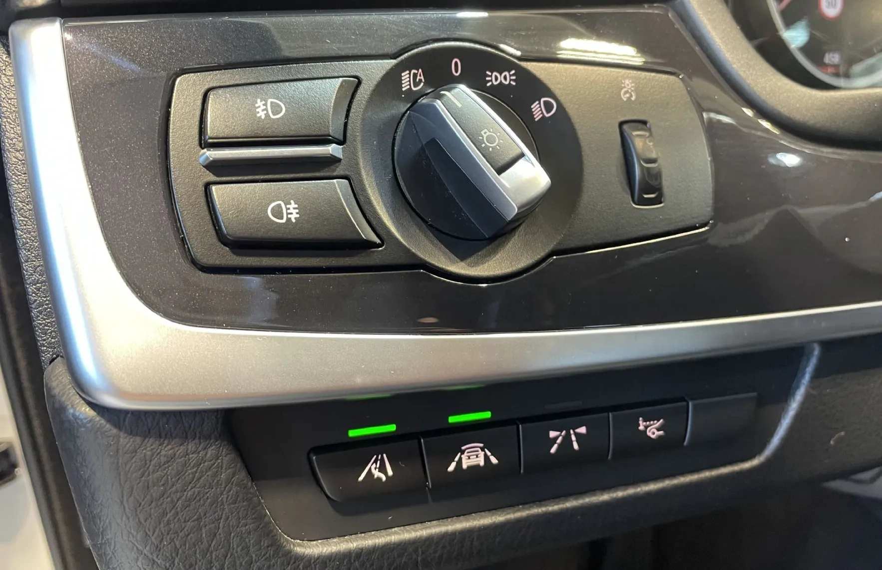 Zunanja slika - BMW Serija 5 - Touring: 520d-HEADUP-VIRTUAL-LANE-NAVI-RADAR-KAMERA-LED- - 16