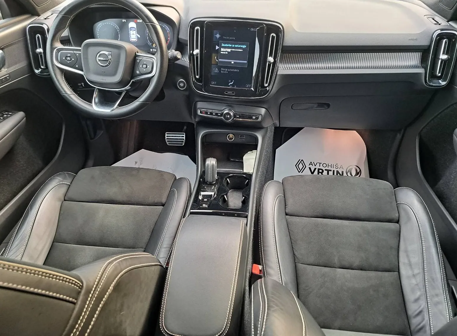 Zunanja slika - Volvo XC40 - T3 AUT R-Design Z ENOLETNIM JAMSTVOM - 6