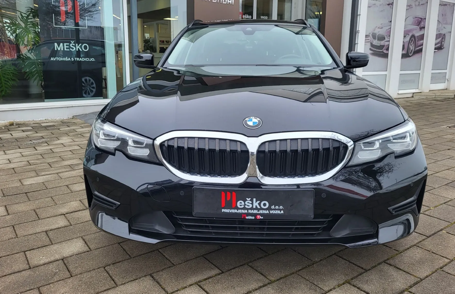 Zunanja slika - BMW Serija 3 - Touring: 320d  AT8 1last-navi-led-alu-acc-virtual-pdc-se - 2