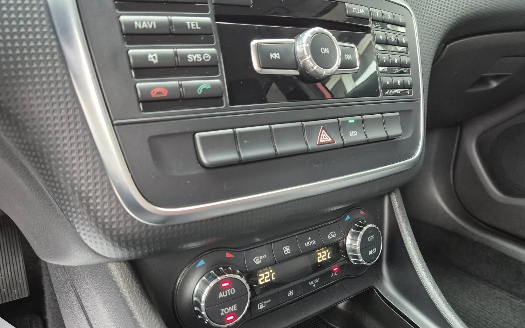 Zunanja slika - Mercedes-Benz A-Razred - STYLE°SLO°BI-XENON°KAMERA°AVT.KLIMA°ALU°BLUETOOTH. - 13