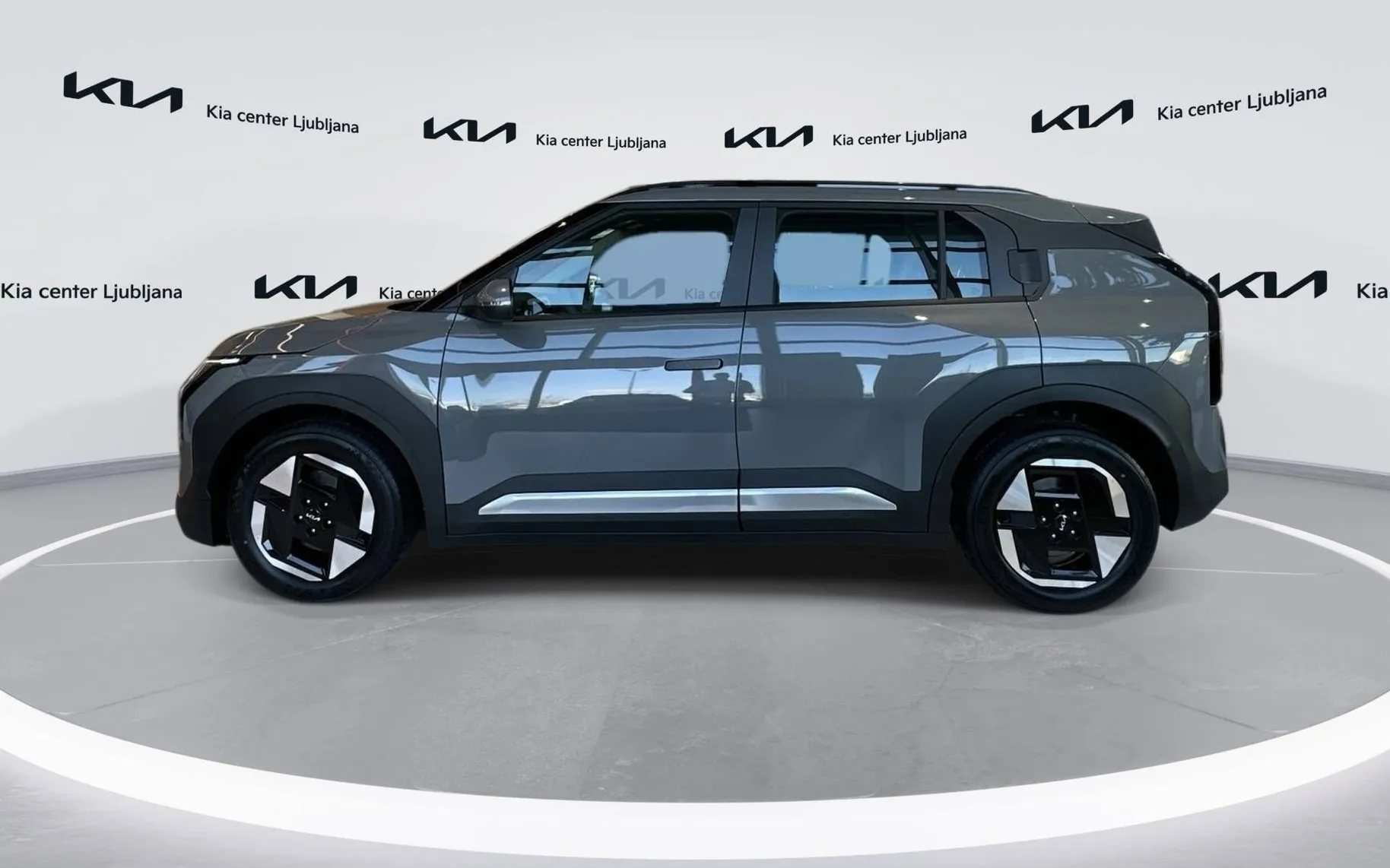 Notranja slika - KIA EV3 - STAR 58.3 kWh baterija - 8