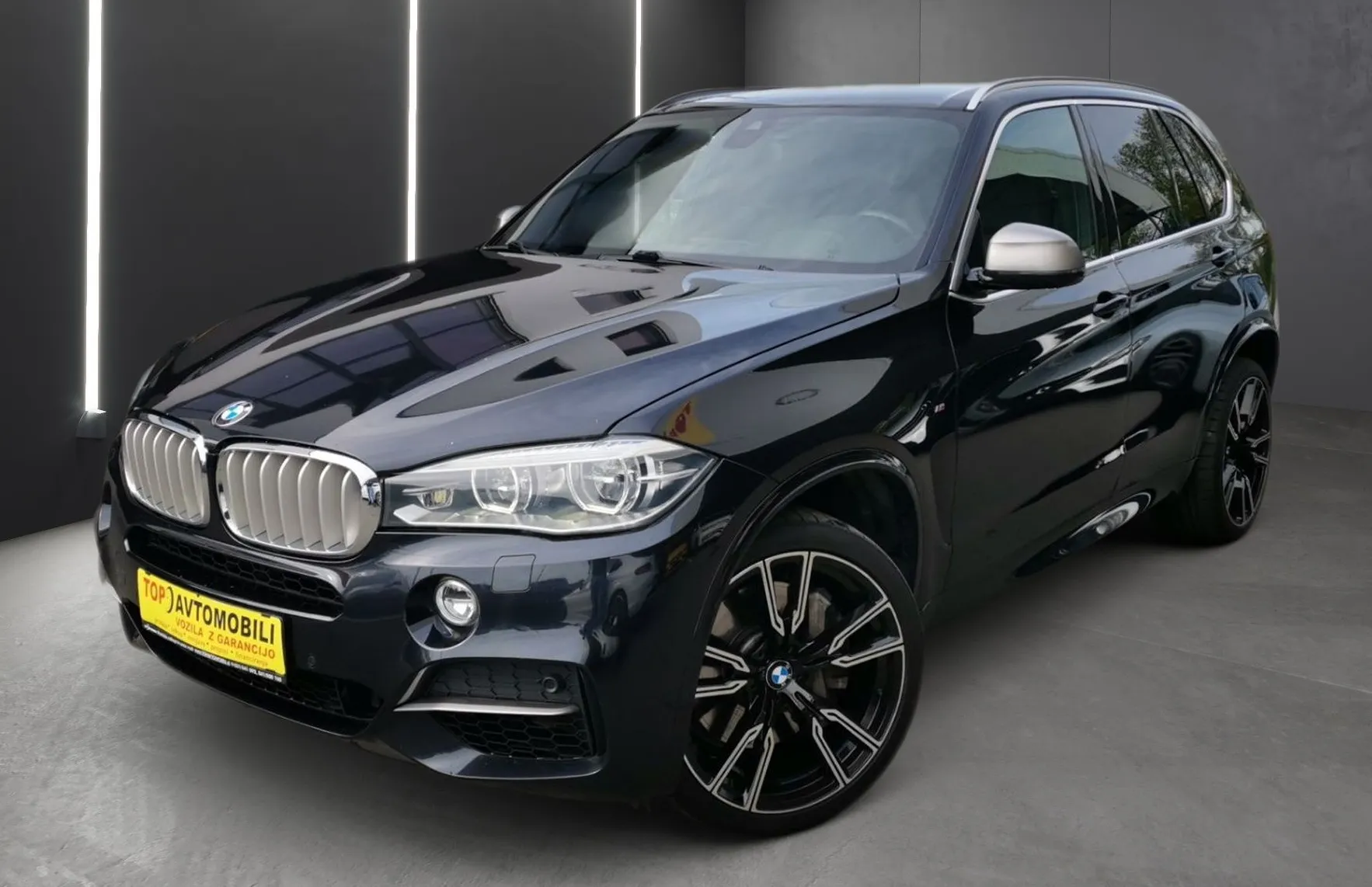 Zunanja slika - BMW X5 - serija : M50d FULL LED SOFT CLOSE HEAD-UP HARMAN KARDON KAM - 2