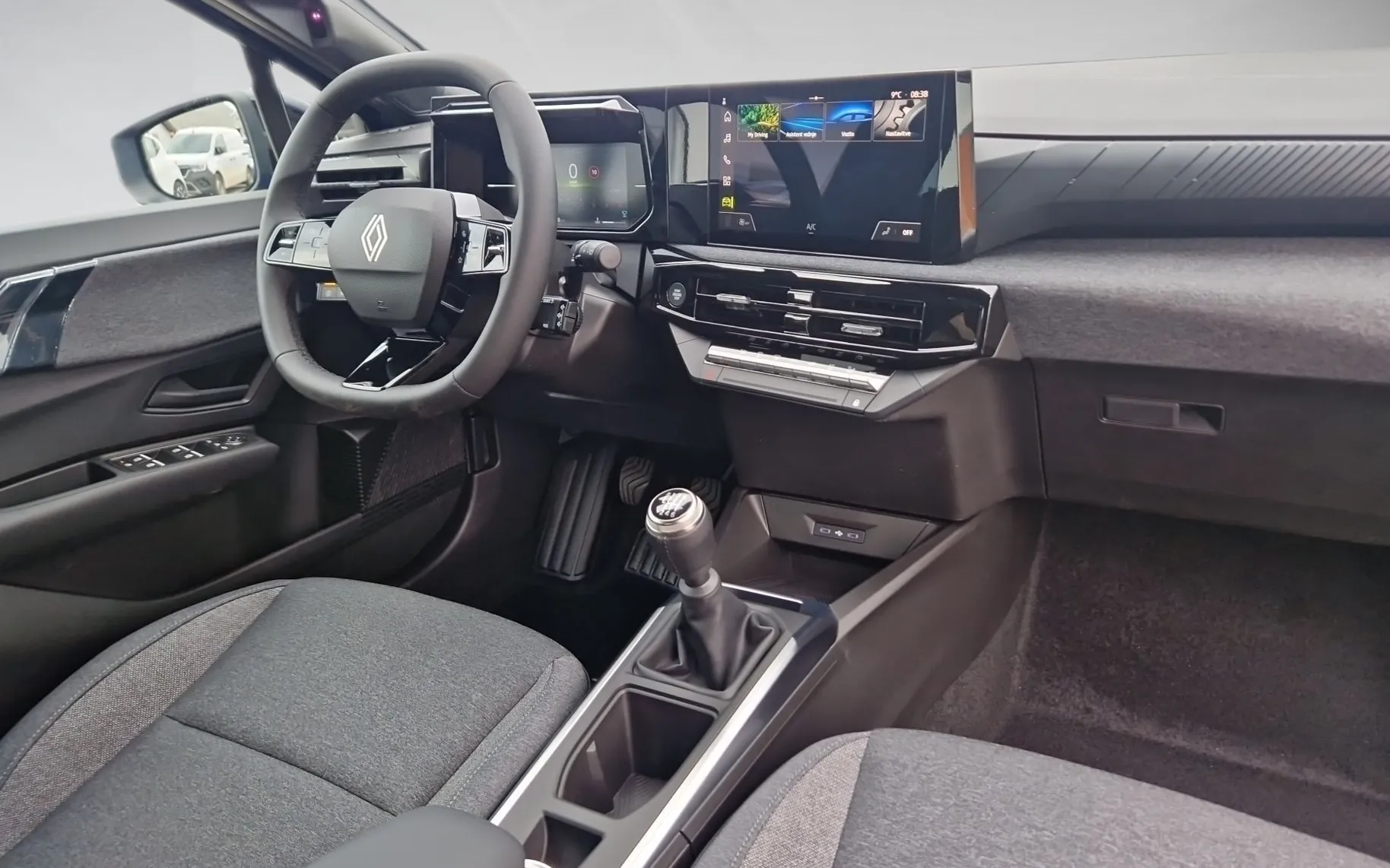 Zunanja slika - Renault Clio - evolution TCE 115 + paket udobje in kamera - 17