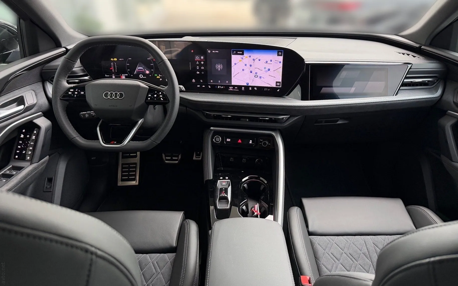 Notranja slika - Audi Q5 Sportback - TDI quattro 150 kW - 10